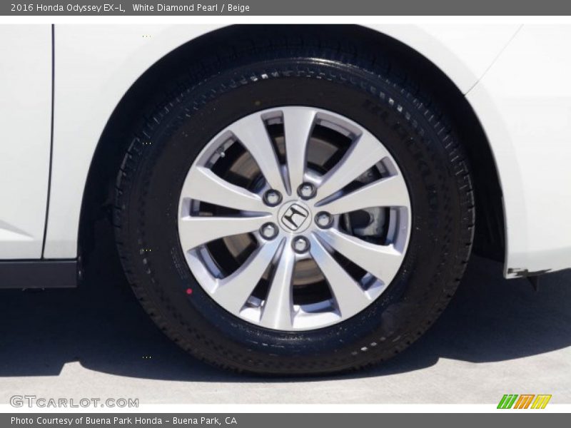 White Diamond Pearl / Beige 2016 Honda Odyssey EX-L