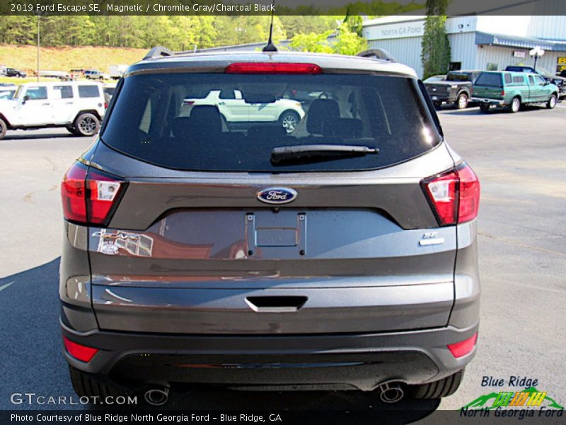 Magnetic / Chromite Gray/Charcoal Black 2019 Ford Escape SE