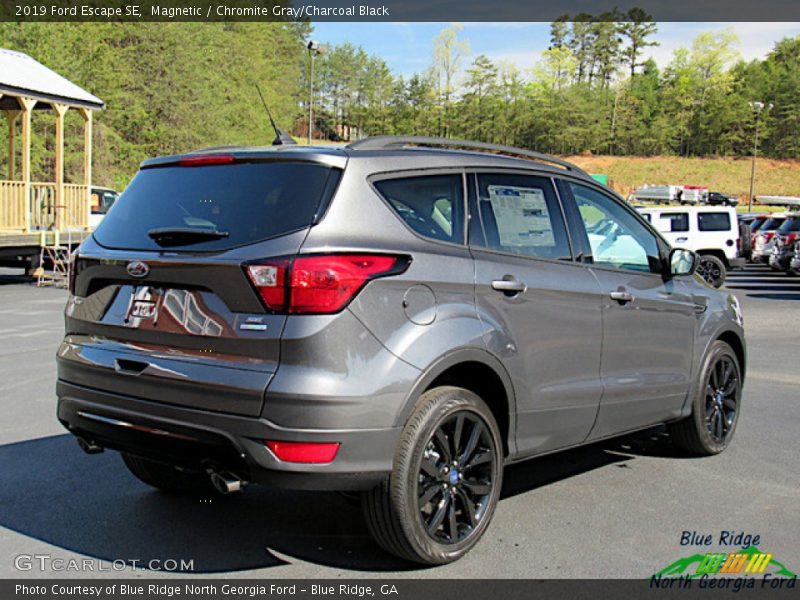 Magnetic / Chromite Gray/Charcoal Black 2019 Ford Escape SE