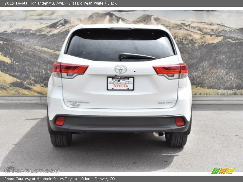 Blizzard Pearl White / Black 2019 Toyota Highlander XLE AWD