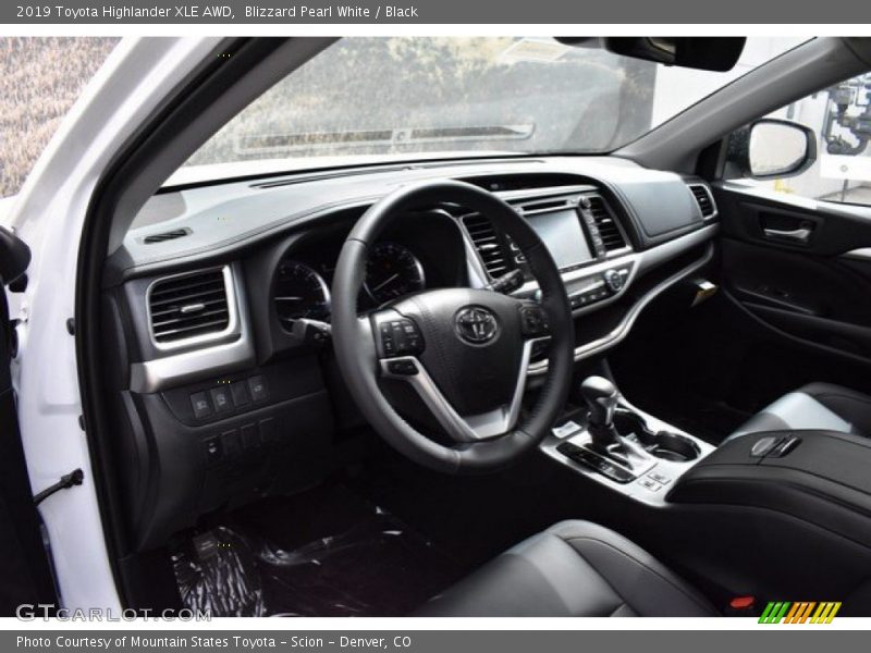 Blizzard Pearl White / Black 2019 Toyota Highlander XLE AWD