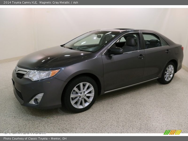 Magnetic Gray Metallic / Ash 2014 Toyota Camry XLE