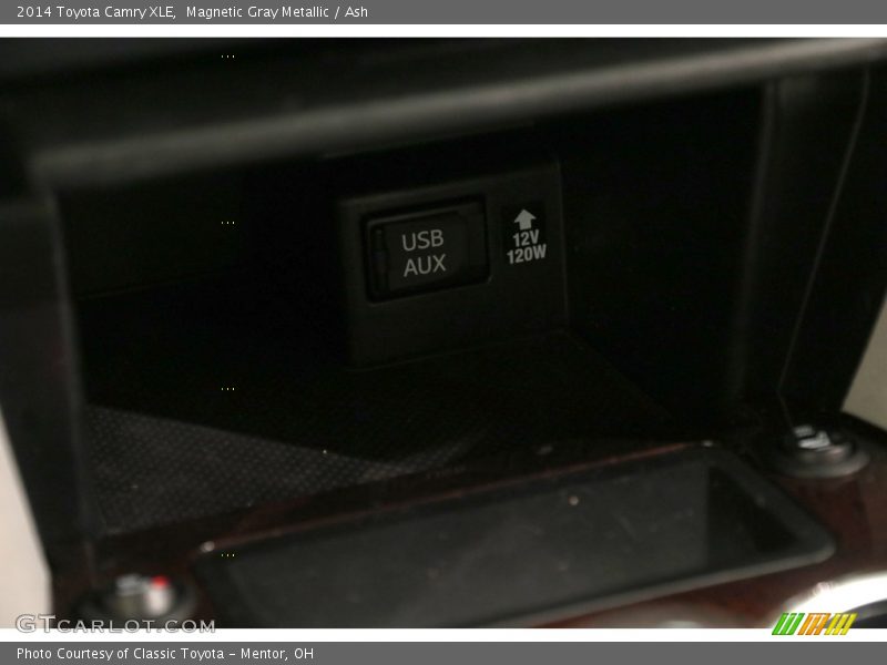 Magnetic Gray Metallic / Ash 2014 Toyota Camry XLE