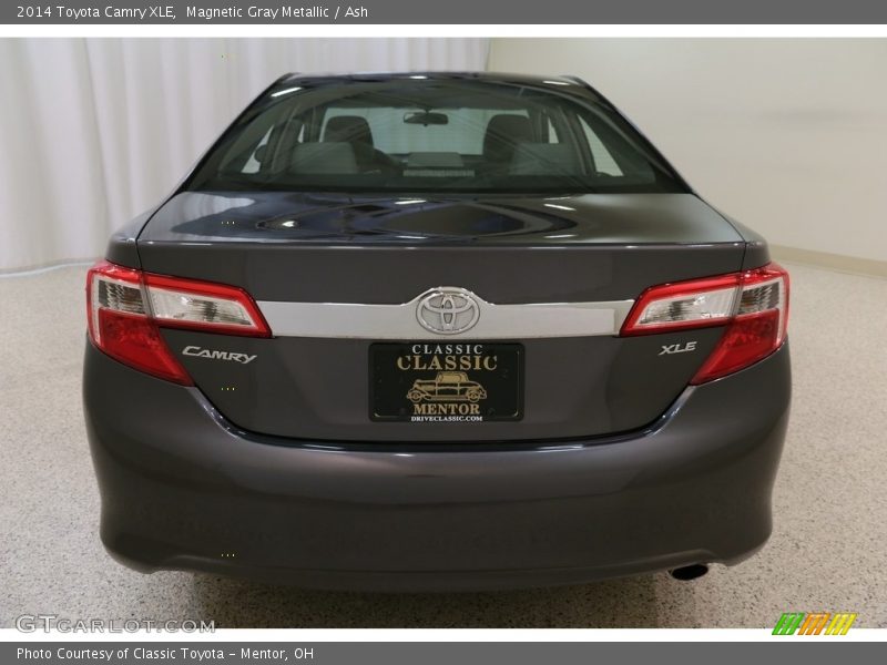 Magnetic Gray Metallic / Ash 2014 Toyota Camry XLE