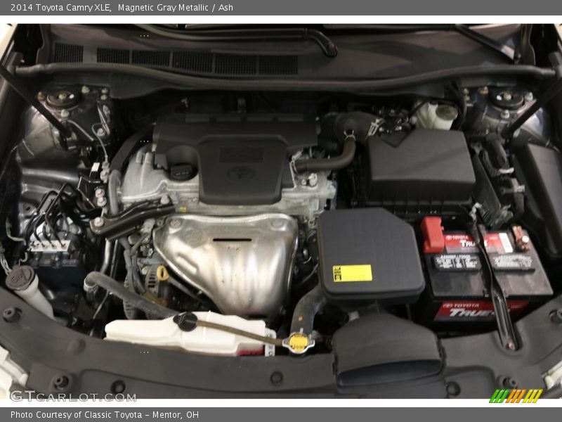 Magnetic Gray Metallic / Ash 2014 Toyota Camry XLE