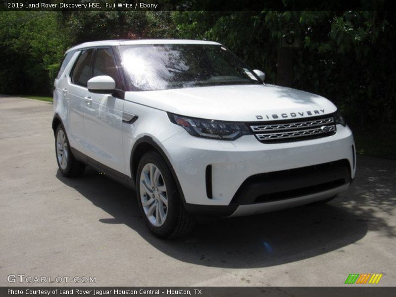 Fuji White / Ebony 2019 Land Rover Discovery HSE
