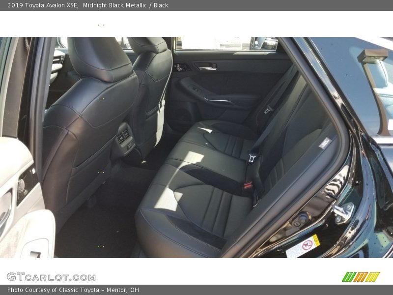 Midnight Black Metallic / Black 2019 Toyota Avalon XSE