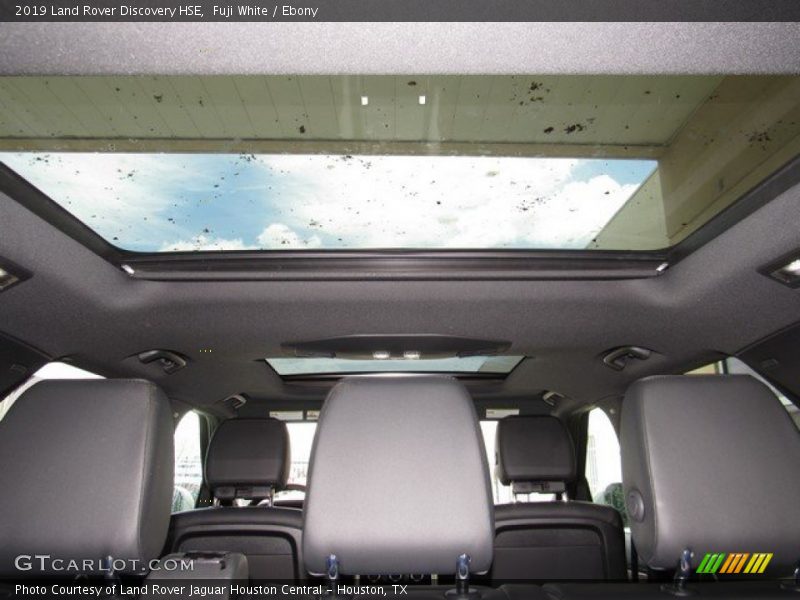 Fuji White / Ebony 2019 Land Rover Discovery HSE