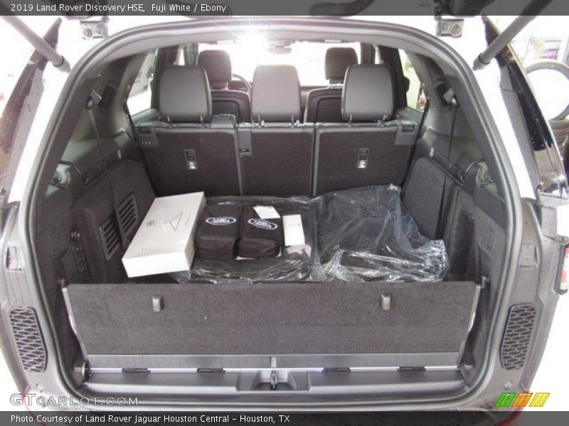 Fuji White / Ebony 2019 Land Rover Discovery HSE