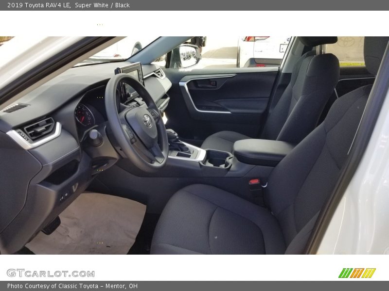 Super White / Black 2019 Toyota RAV4 LE
