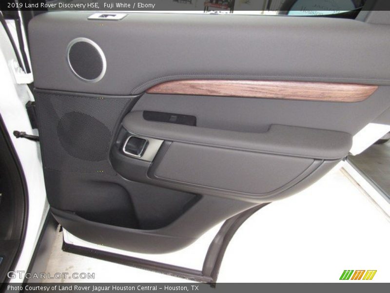 Fuji White / Ebony 2019 Land Rover Discovery HSE