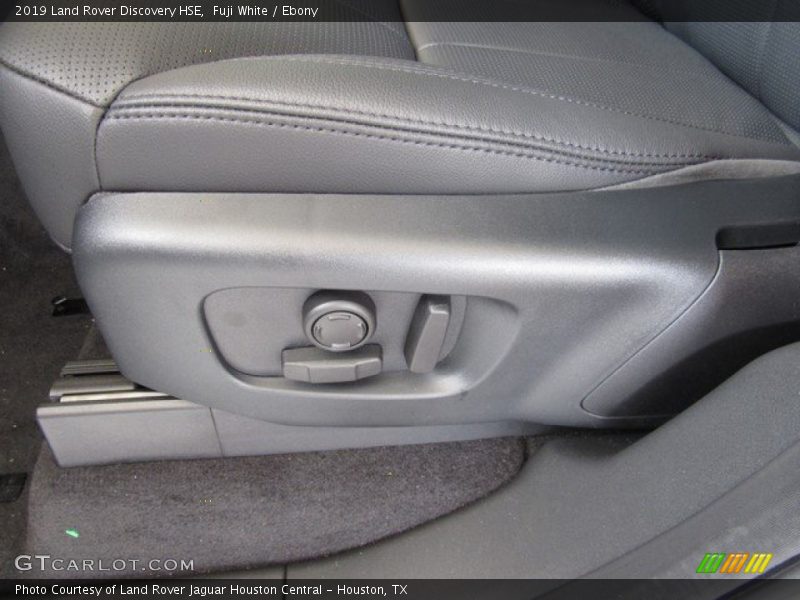 Fuji White / Ebony 2019 Land Rover Discovery HSE