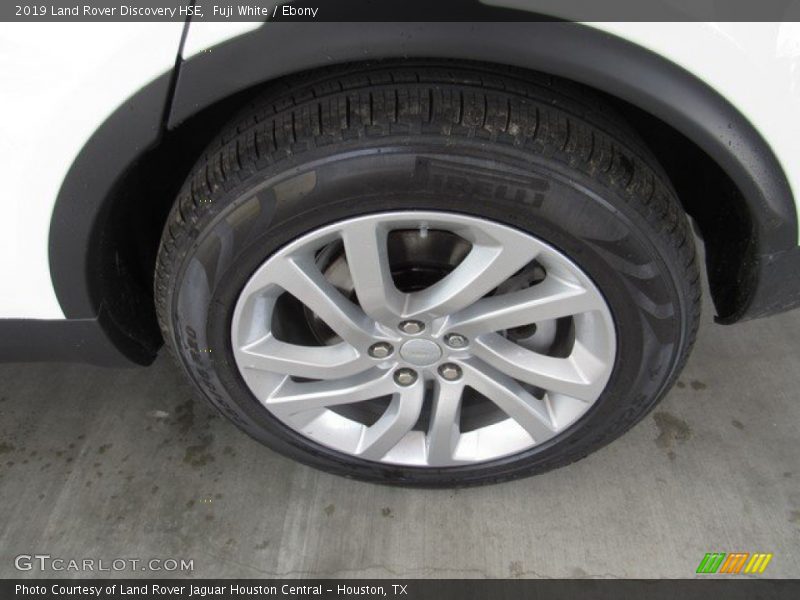 Fuji White / Ebony 2019 Land Rover Discovery HSE