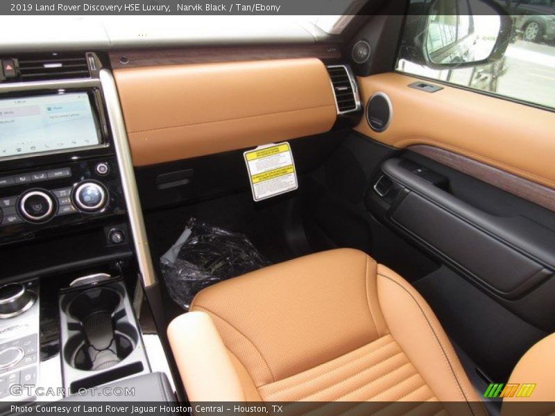 Narvik Black / Tan/Ebony 2019 Land Rover Discovery HSE Luxury