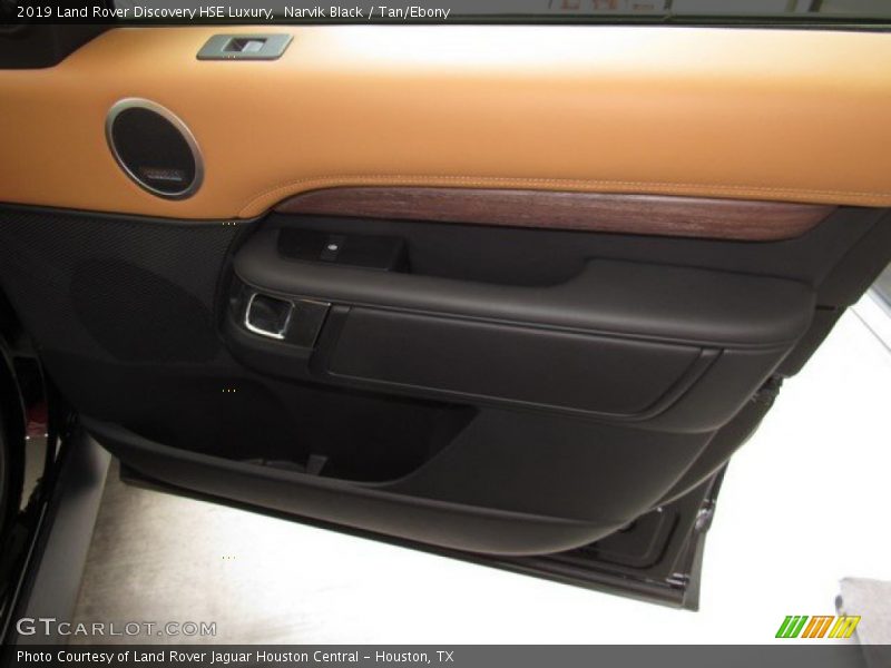 Narvik Black / Tan/Ebony 2019 Land Rover Discovery HSE Luxury