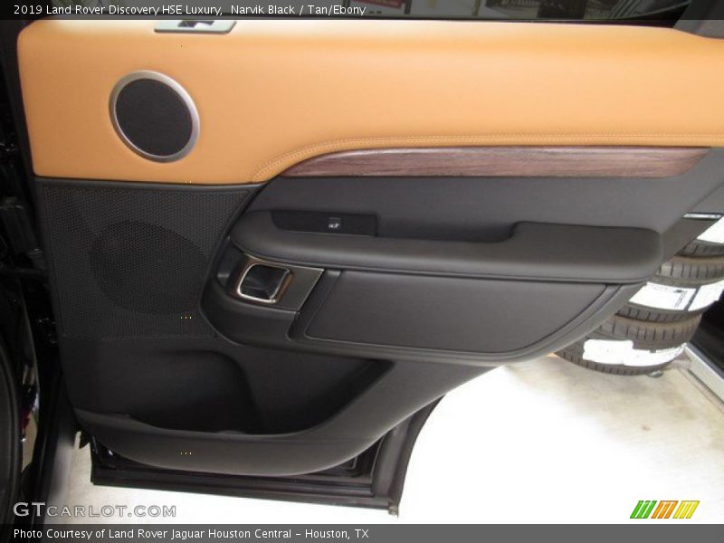 Narvik Black / Tan/Ebony 2019 Land Rover Discovery HSE Luxury