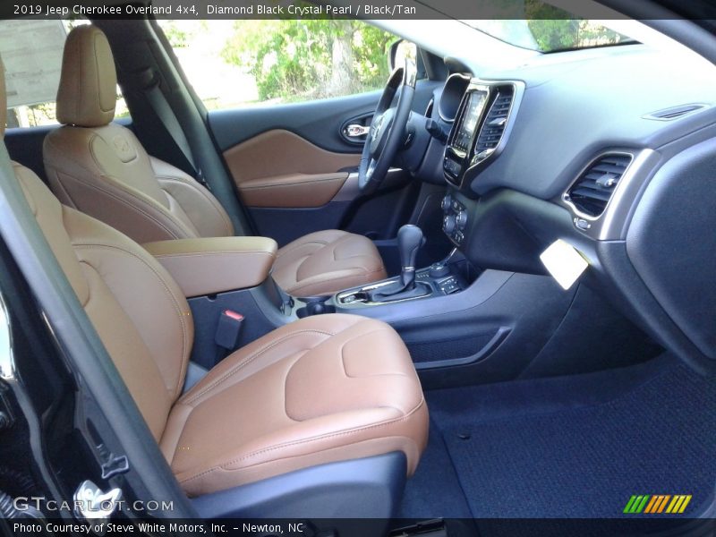 Diamond Black Crystal Pearl / Black/Tan 2019 Jeep Cherokee Overland 4x4