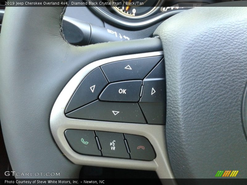 Diamond Black Crystal Pearl / Black/Tan 2019 Jeep Cherokee Overland 4x4