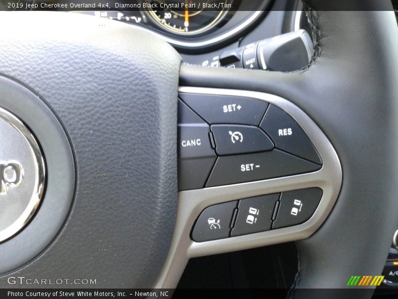 Diamond Black Crystal Pearl / Black/Tan 2019 Jeep Cherokee Overland 4x4