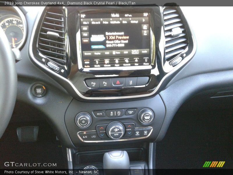 Diamond Black Crystal Pearl / Black/Tan 2019 Jeep Cherokee Overland 4x4
