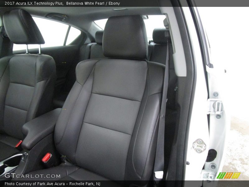 Bellanova White Pearl / Ebony 2017 Acura ILX Technology Plus