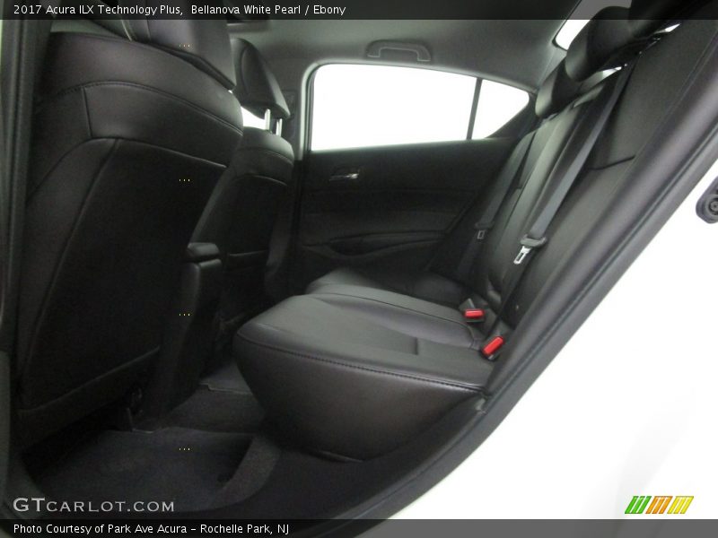 Bellanova White Pearl / Ebony 2017 Acura ILX Technology Plus