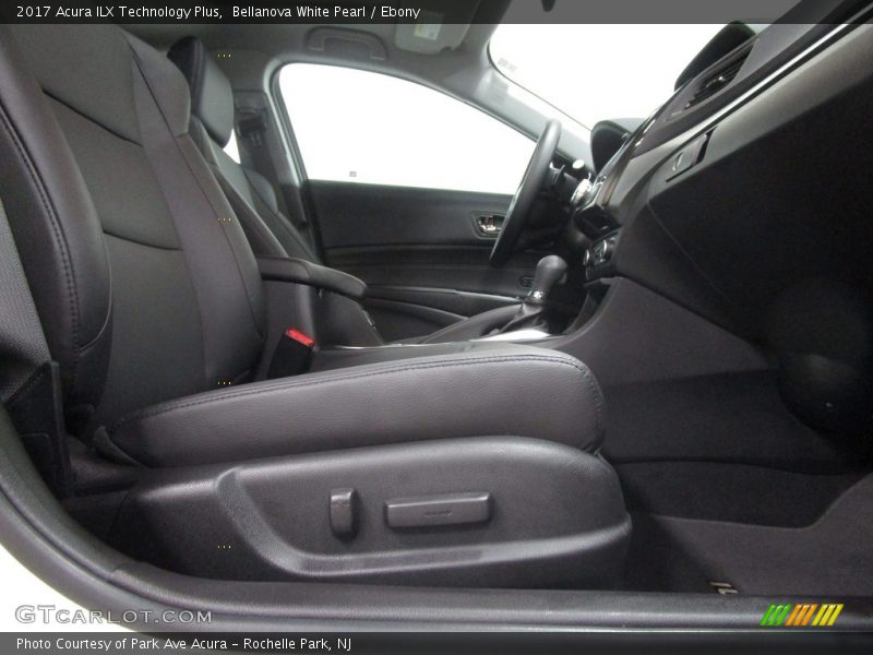 Bellanova White Pearl / Ebony 2017 Acura ILX Technology Plus