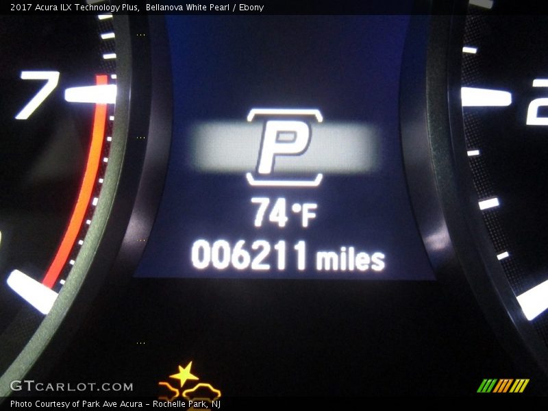 Bellanova White Pearl / Ebony 2017 Acura ILX Technology Plus