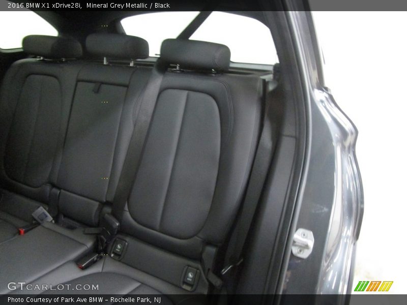 Mineral Grey Metallic / Black 2016 BMW X1 xDrive28i