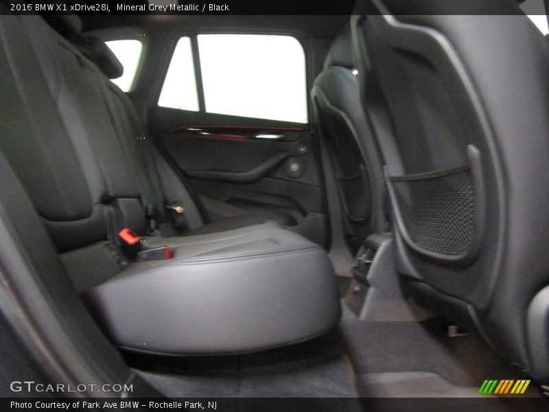 Mineral Grey Metallic / Black 2016 BMW X1 xDrive28i
