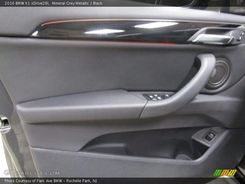 Mineral Grey Metallic / Black 2016 BMW X1 xDrive28i