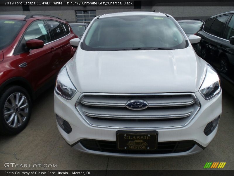 White Platinum / Chromite Gray/Charcoal Black 2019 Ford Escape SE 4WD