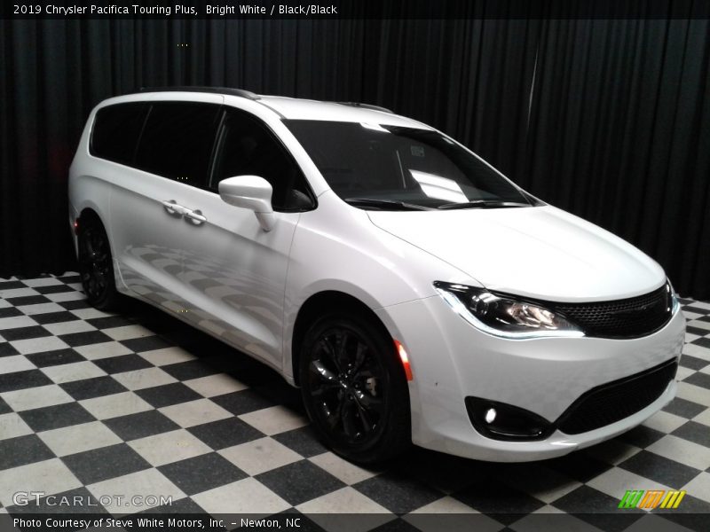 Bright White / Black/Black 2019 Chrysler Pacifica Touring Plus