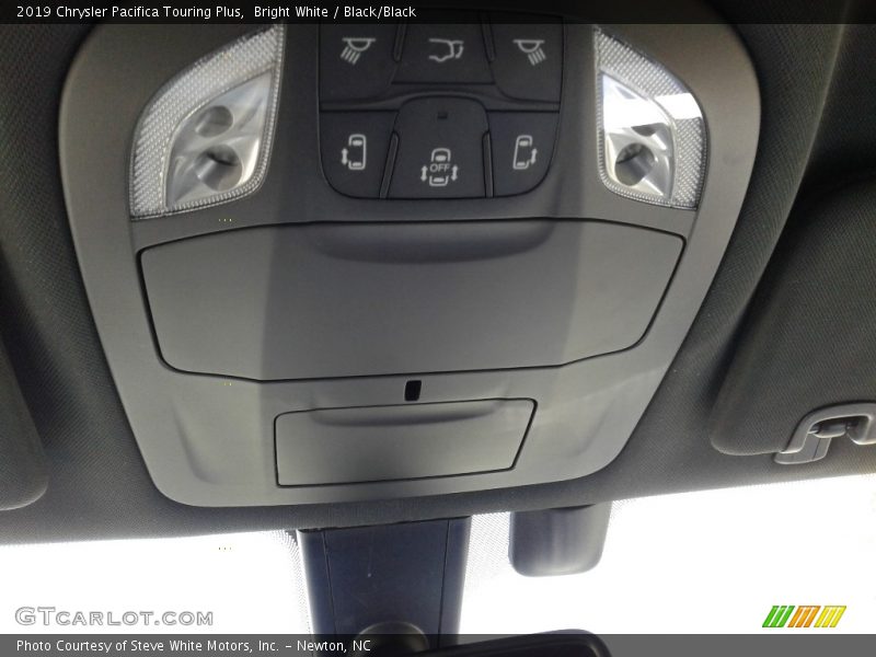 Bright White / Black/Black 2019 Chrysler Pacifica Touring Plus