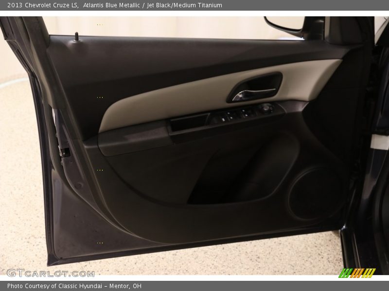 Atlantis Blue Metallic / Jet Black/Medium Titanium 2013 Chevrolet Cruze LS