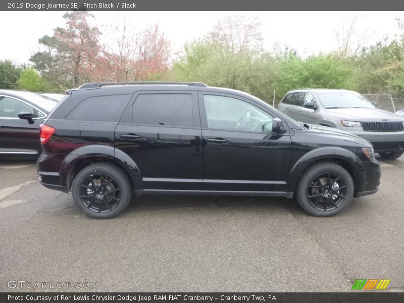 Pitch Black / Black 2019 Dodge Journey SE