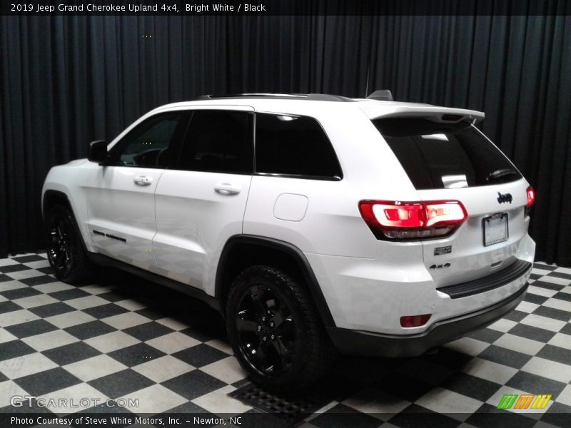 Bright White / Black 2019 Jeep Grand Cherokee Upland 4x4