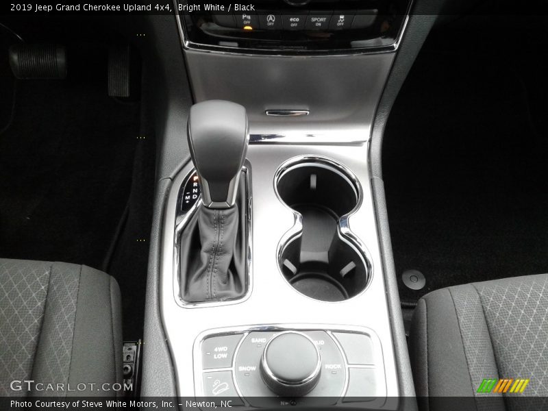 Bright White / Black 2019 Jeep Grand Cherokee Upland 4x4