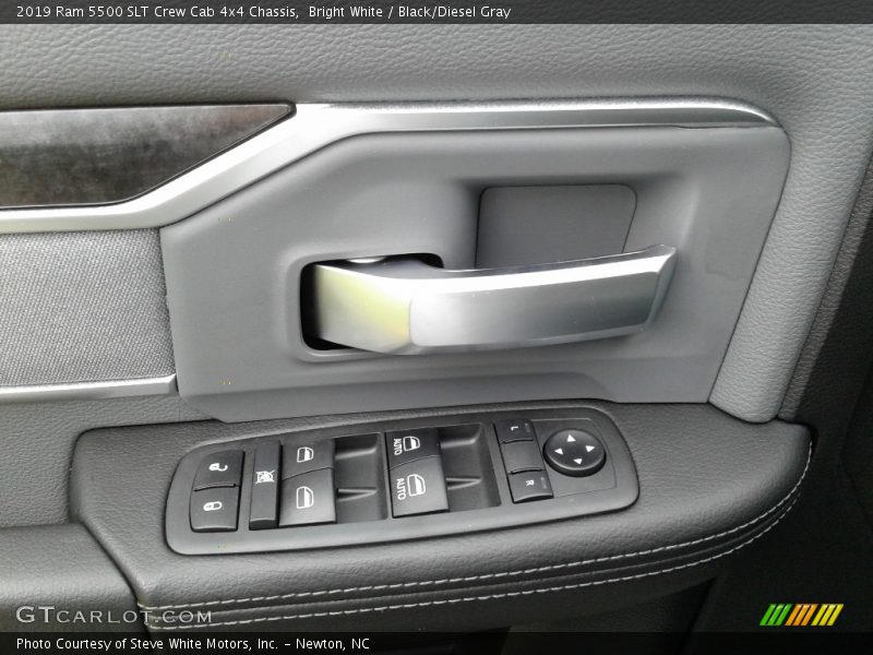 Door Panel of 2019 5500 SLT Crew Cab 4x4 Chassis