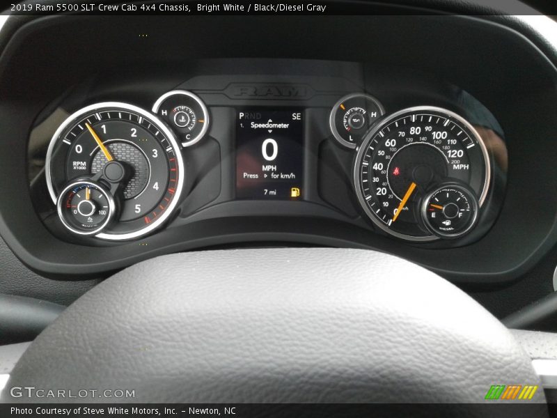  2019 5500 SLT Crew Cab 4x4 Chassis SLT Crew Cab 4x4 Chassis Gauges