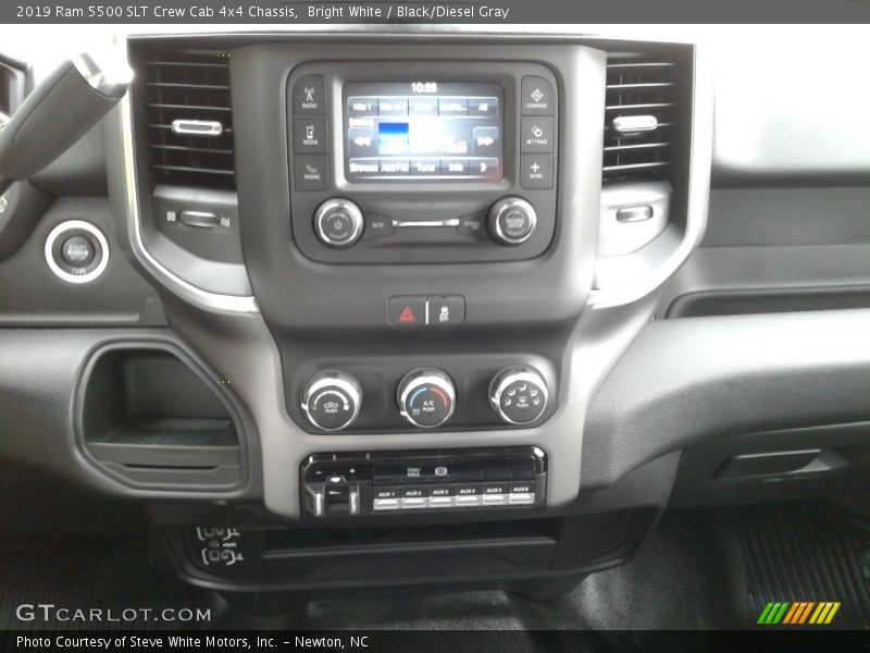 Controls of 2019 5500 SLT Crew Cab 4x4 Chassis