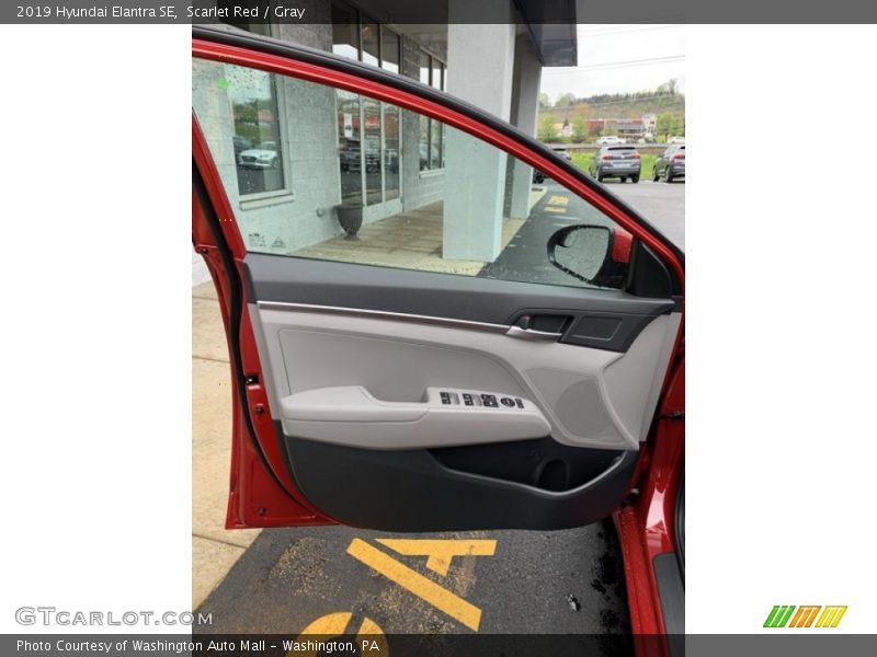 Scarlet Red / Gray 2019 Hyundai Elantra SE