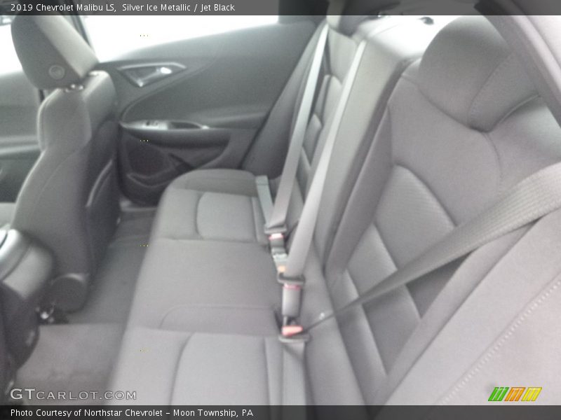 Silver Ice Metallic / Jet Black 2019 Chevrolet Malibu LS