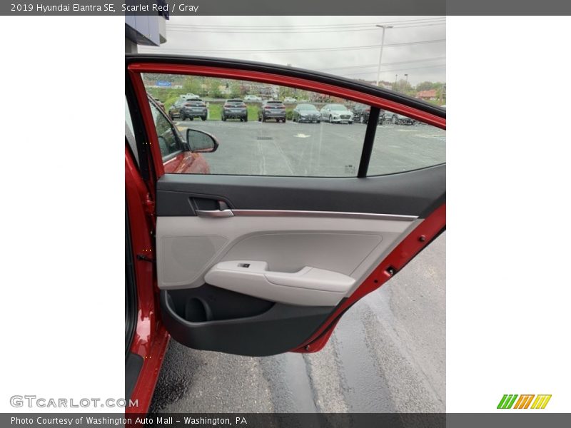 Scarlet Red / Gray 2019 Hyundai Elantra SE