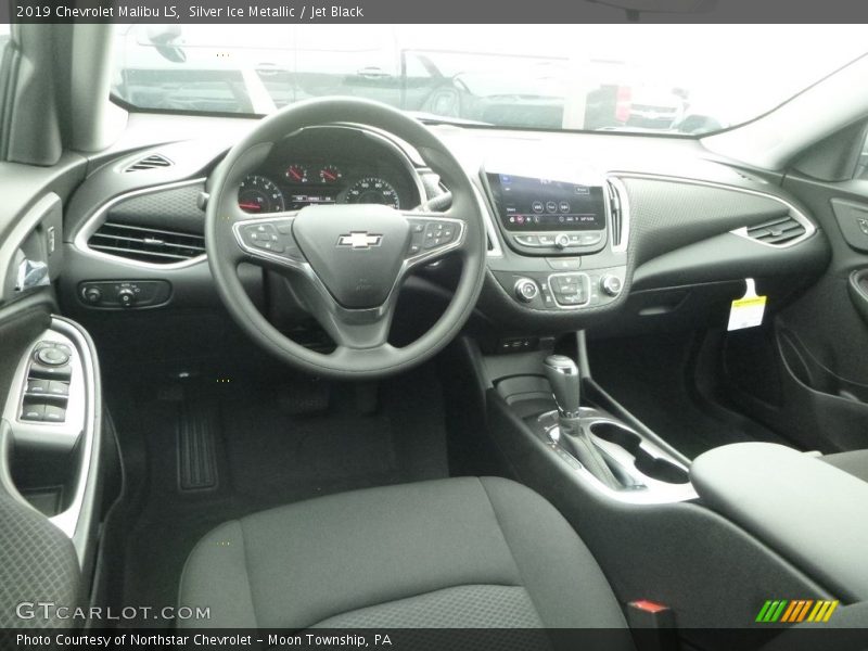 Silver Ice Metallic / Jet Black 2019 Chevrolet Malibu LS