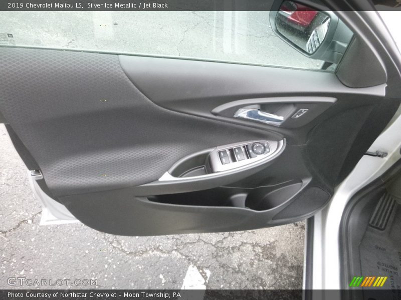 Silver Ice Metallic / Jet Black 2019 Chevrolet Malibu LS