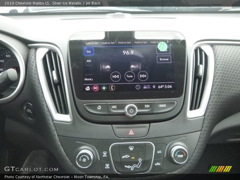 Silver Ice Metallic / Jet Black 2019 Chevrolet Malibu LS
