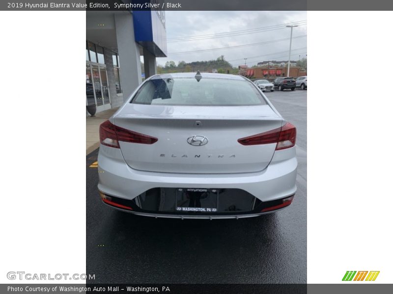 Symphony Silver / Black 2019 Hyundai Elantra Value Edition