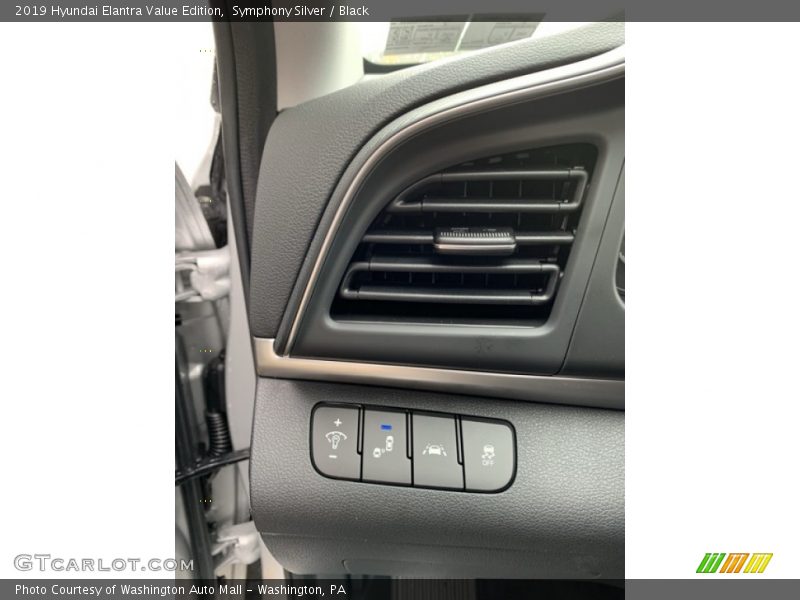 Symphony Silver / Black 2019 Hyundai Elantra Value Edition