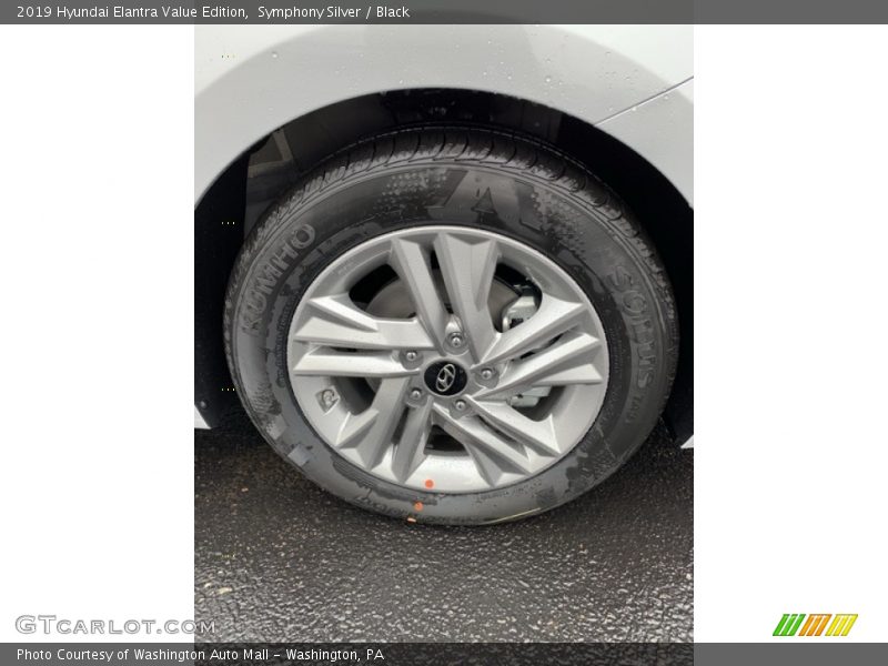 Symphony Silver / Black 2019 Hyundai Elantra Value Edition